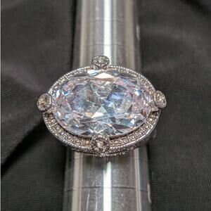 Statement Cocktail Ring Women 7 Clear Oval Crystal Silver Rhinestone Unbranded
